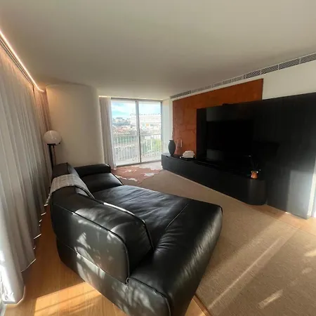 2br Skyline Serenity By S Soares アパート *